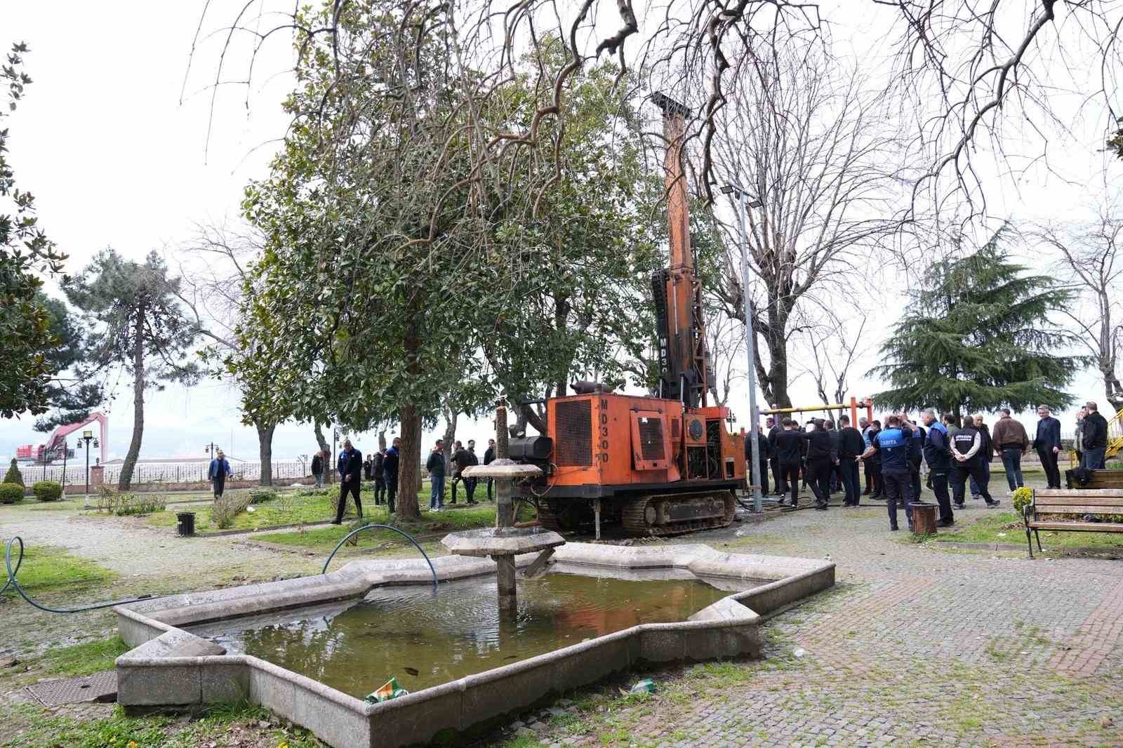 Giresun’da izinsiz olduğu belirtilen sondaj çalışması belediye tarafından durduruldu
Giresun’da izinsiz olduğu belirtilen sondaj çalışması belediye tarafından durduruldu