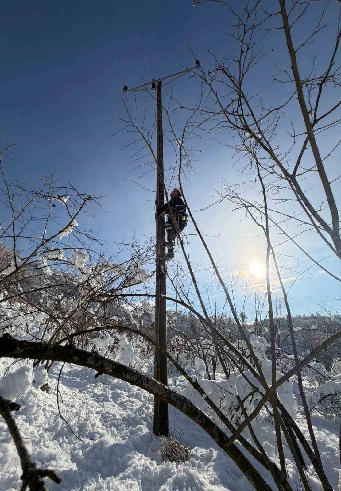 Giresun’da kesintisiz enerji için kar kış demeden çalışıyorlar
