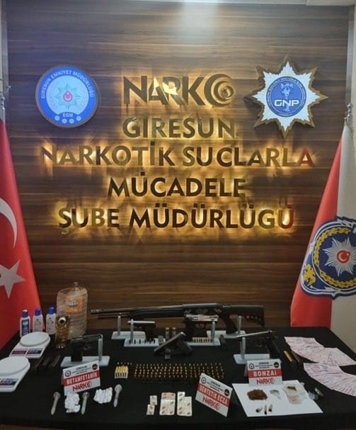Giresun’da uyuşturucu operasyonu: 29 tutuklama
Giresun’da uyuşturucu operasyonu: 29 tutuklama