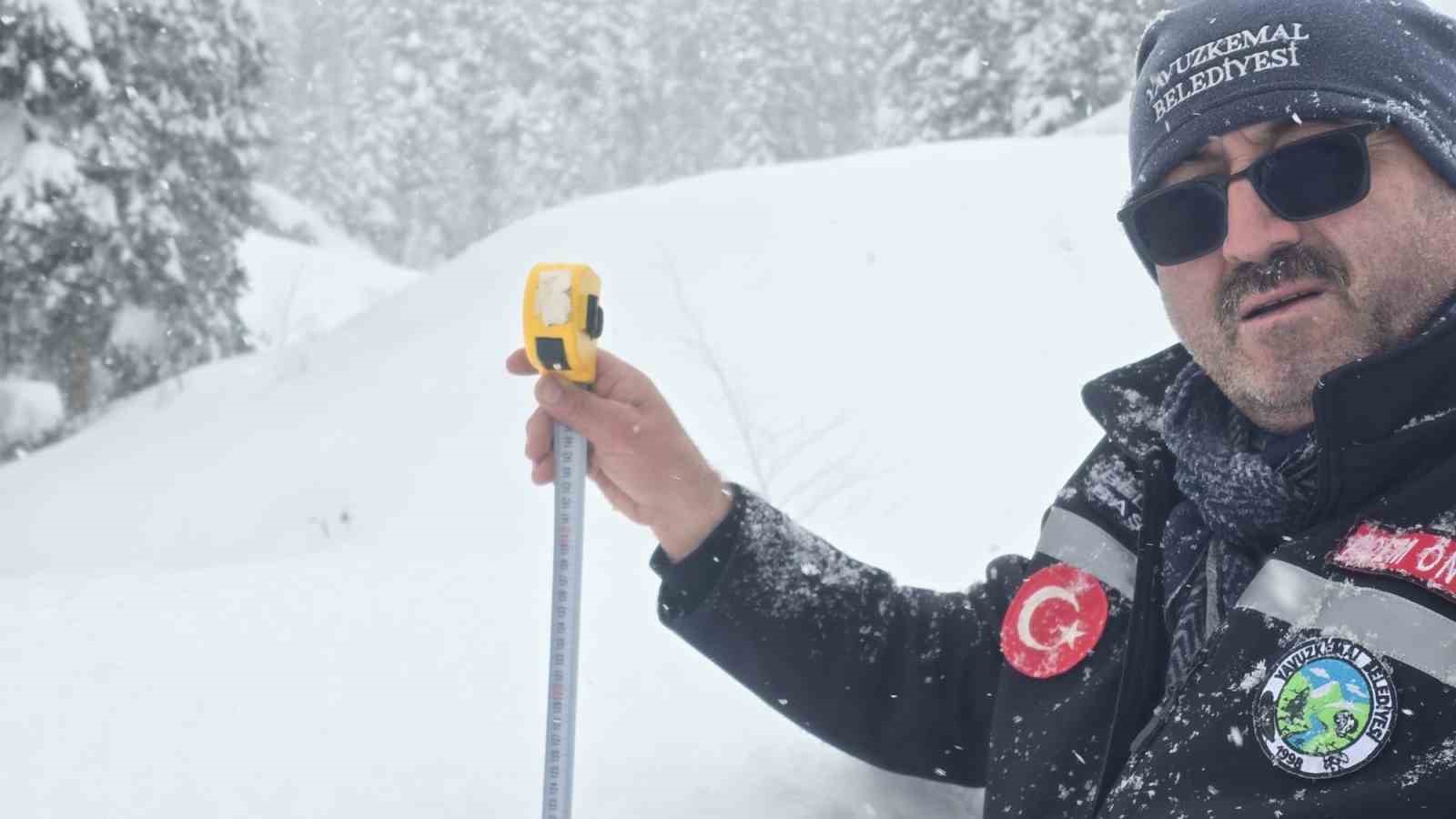 Giresun’un yaylalarında kar kalınlığı 1,5 metreyi buldu
