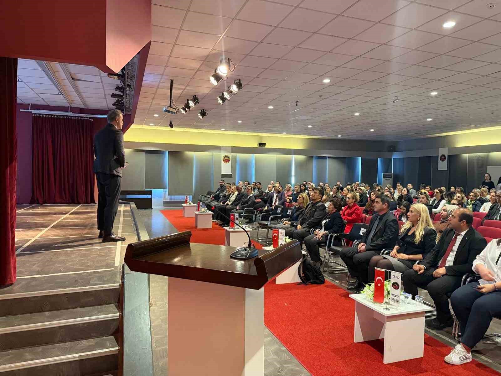 GKV’de Ebeveyn-Çocuk İlişkisinde Denge Kurma Stratejileri masaya yatırıldı
