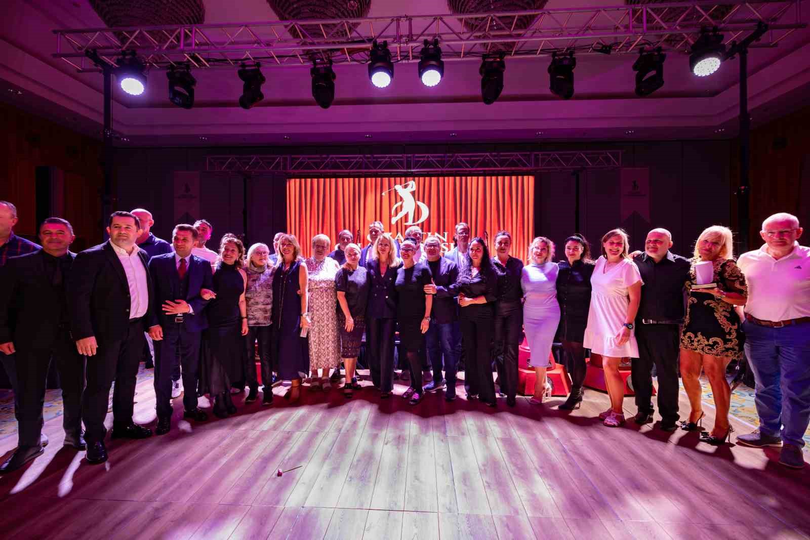 Gloria Özaltın Championship’te kupalar sahiplerini buldu
Gloria Özaltın Championship’te kupalar sahiplerini buldu