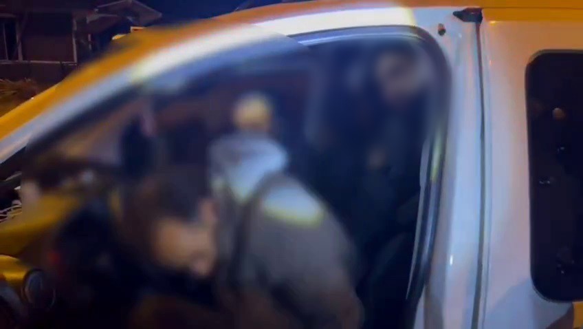 Göçmenleri tıka basa taşırken yakayı ele veren insan tacirine 102 bin TL ceza
