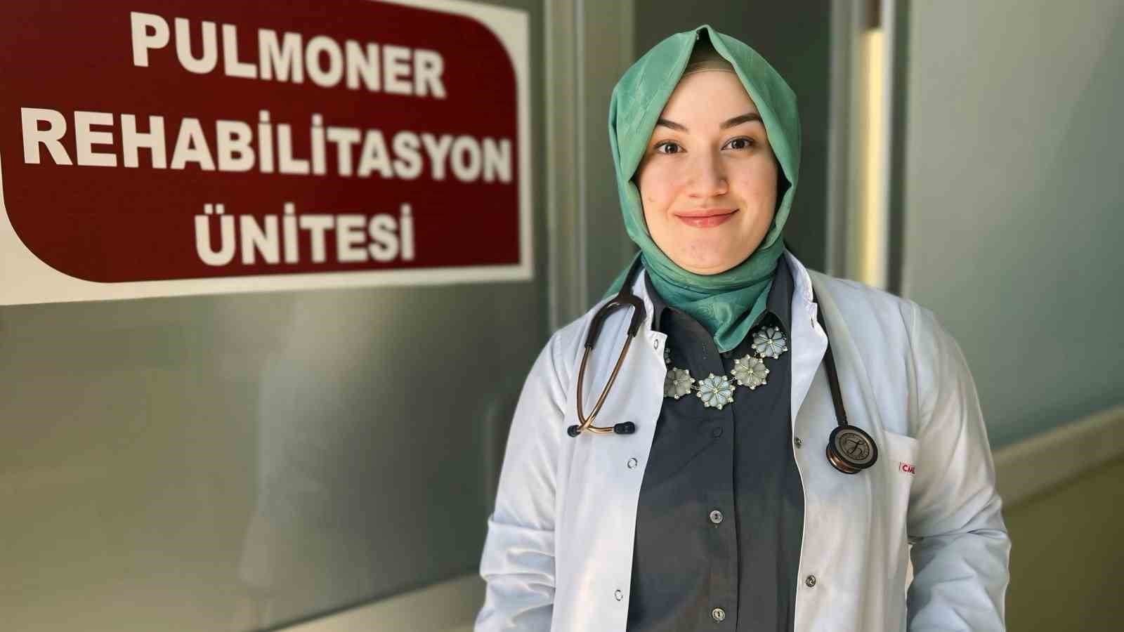 Göğüs Hastalıkları Uzmanı Dr. Özdemir: "İlaç tedavisi kadar egzersiz de önemli"
Göğüs Hastalıkları Uzmanı Dr. Özdemir: "İlaç tedavisi kadar egzersiz de önemli"