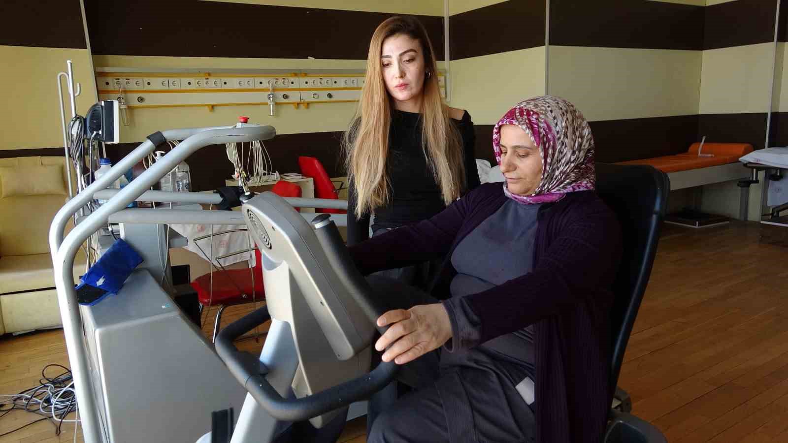 Göğüs Hastalıkları Uzmanı Dr. Özdemir: "İlaç tedavisi kadar egzersiz de önemli"
Göğüs Hastalıkları Uzmanı Dr. Özdemir: "İlaç tedavisi kadar egzersiz de önemli"