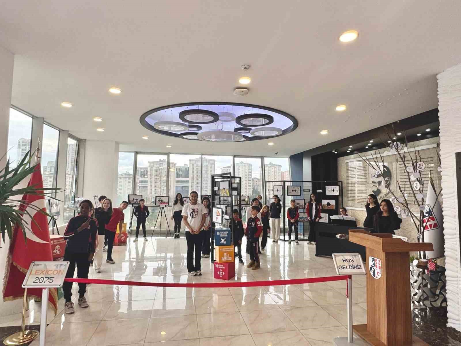 Gökkuşağı Koleji’nden bilim ve sanatın buluştuğu vizyoner sergi: "LEXICON 2075"
Gökkuşağı Koleji’nden bilim ve sanatın buluştuğu vizyoner sergi: "LEXICON 2075"