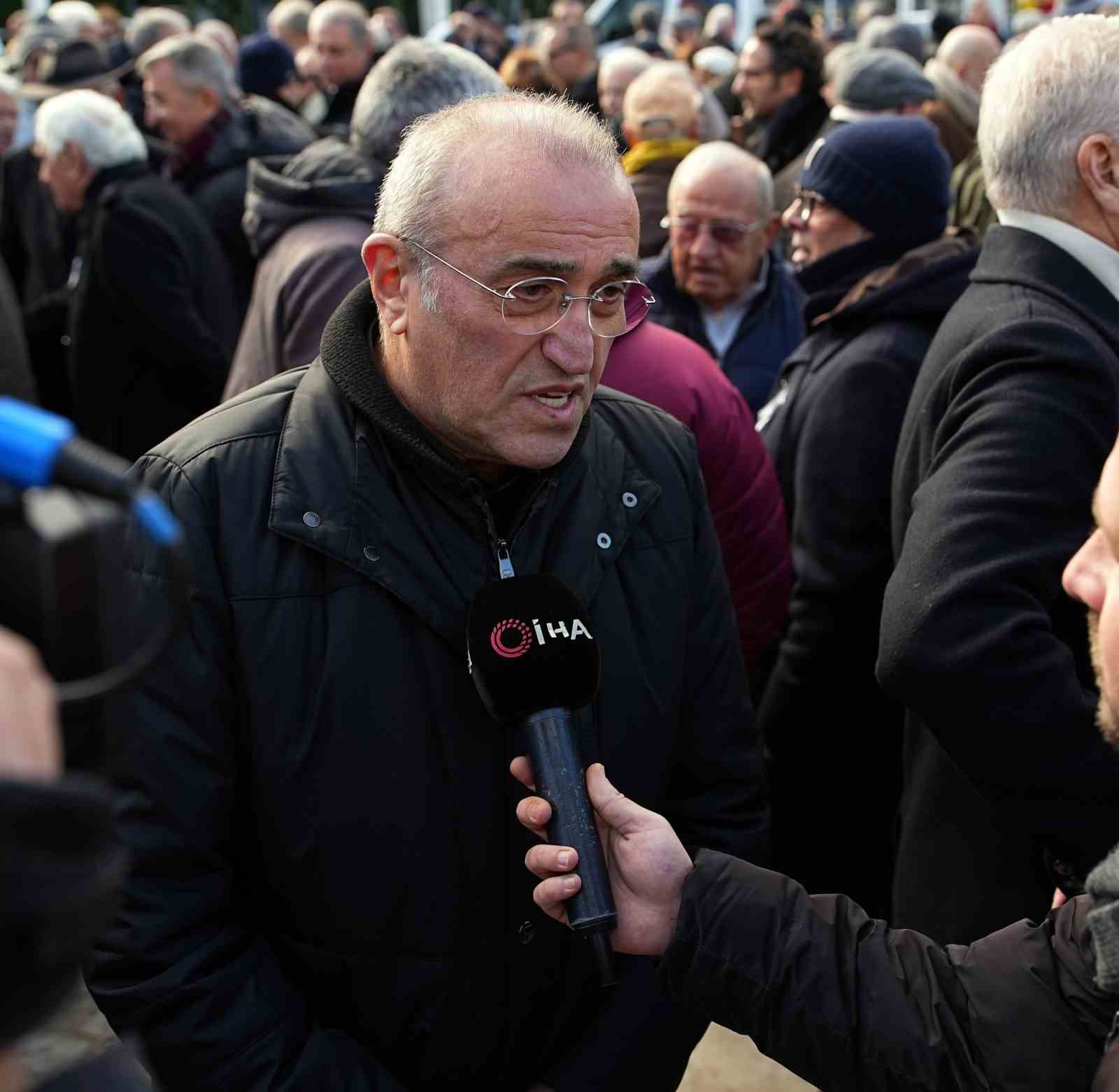Gökmen Özdenak son yolculuğuna uğurlandı

