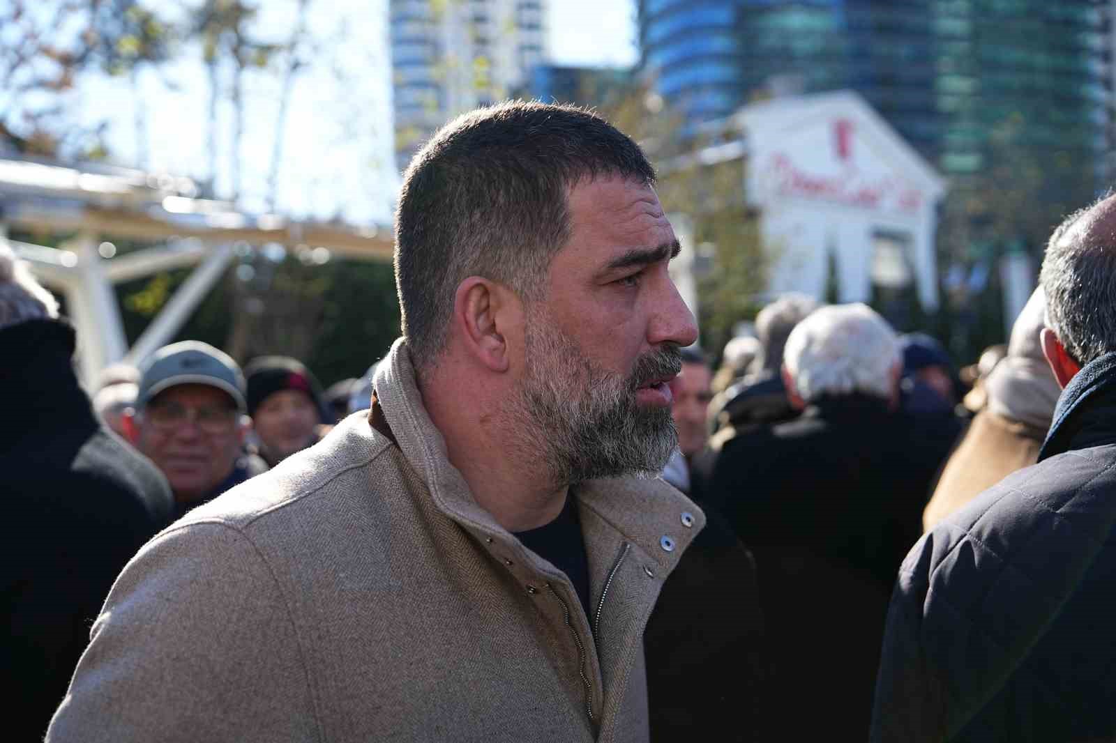 Gökmen Özdenak son yolculuğuna uğurlandı
