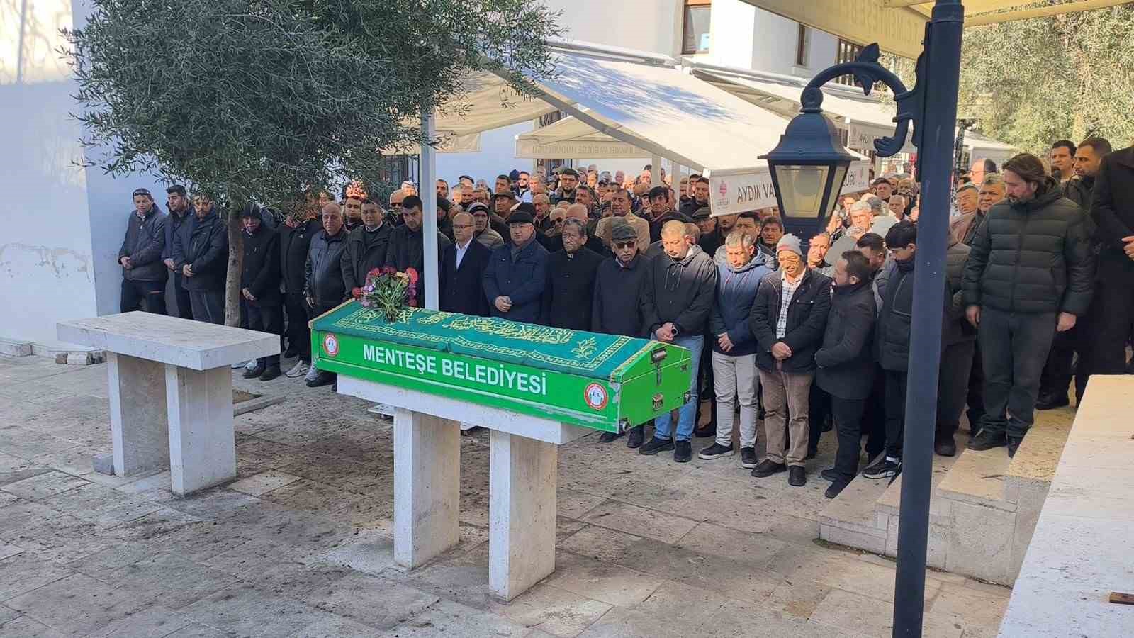 Gökova Körfezi’nde tekne faciası sonucu hayatını kaybeden Öztürk son yolculuğuna uğurlandı
