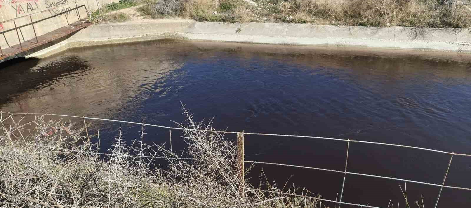 Göksu’nun siyah akmasına neden olan tesise 1 milyon 337 bin TL ceza
