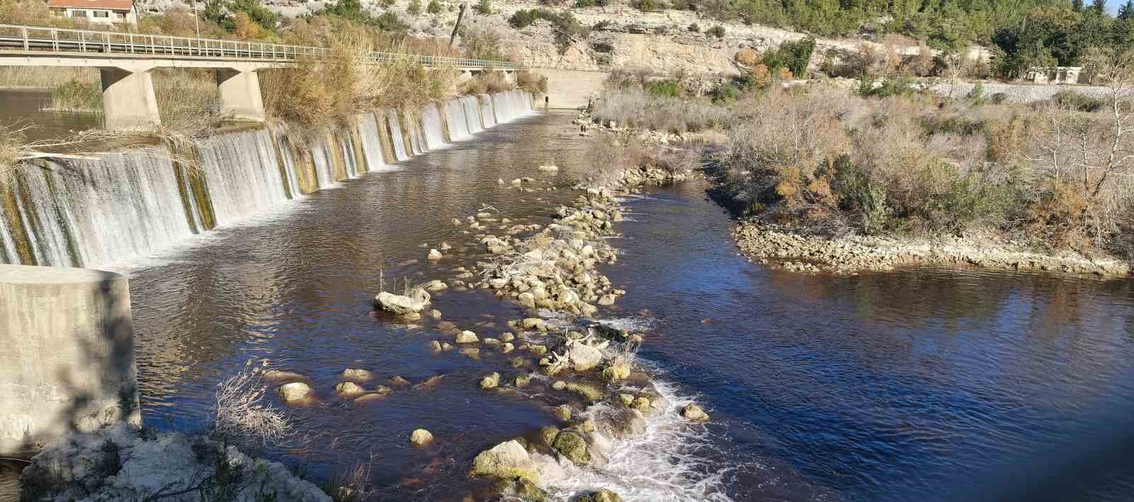 Göksu’nun siyah akmasına neden olan tesise 1 milyon 337 bin TL ceza
