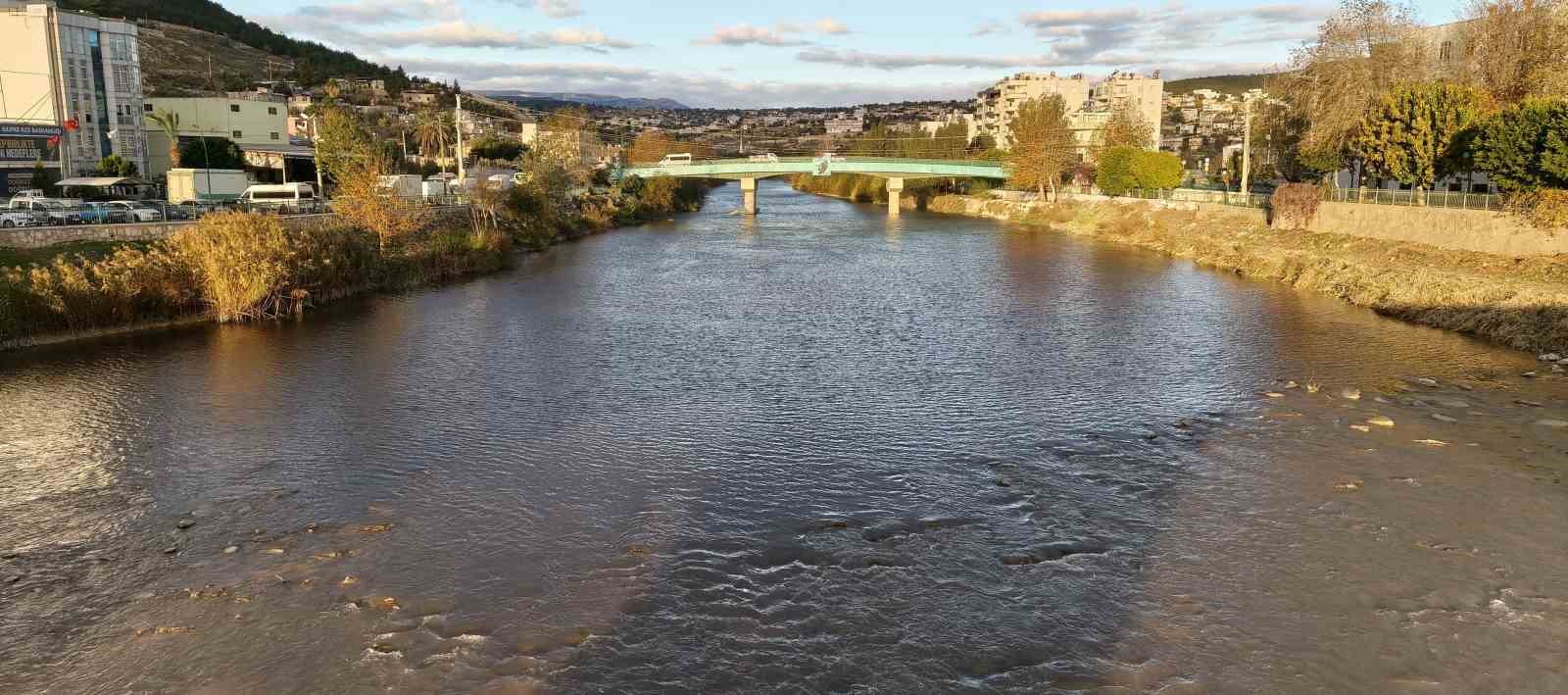 Göksu’nun siyah akmasına neden olan tesise 1 milyon 337 bin TL ceza
