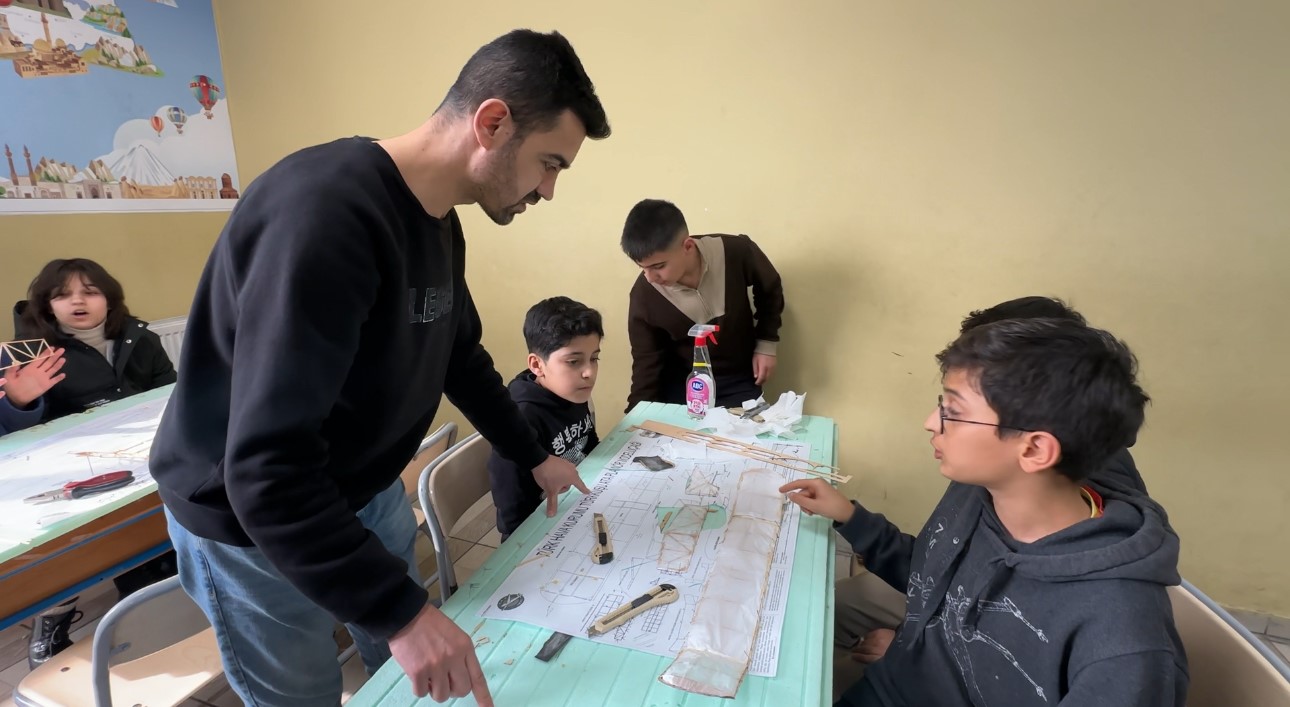 Gökyüzü meraklıları model uçakla buluştu
