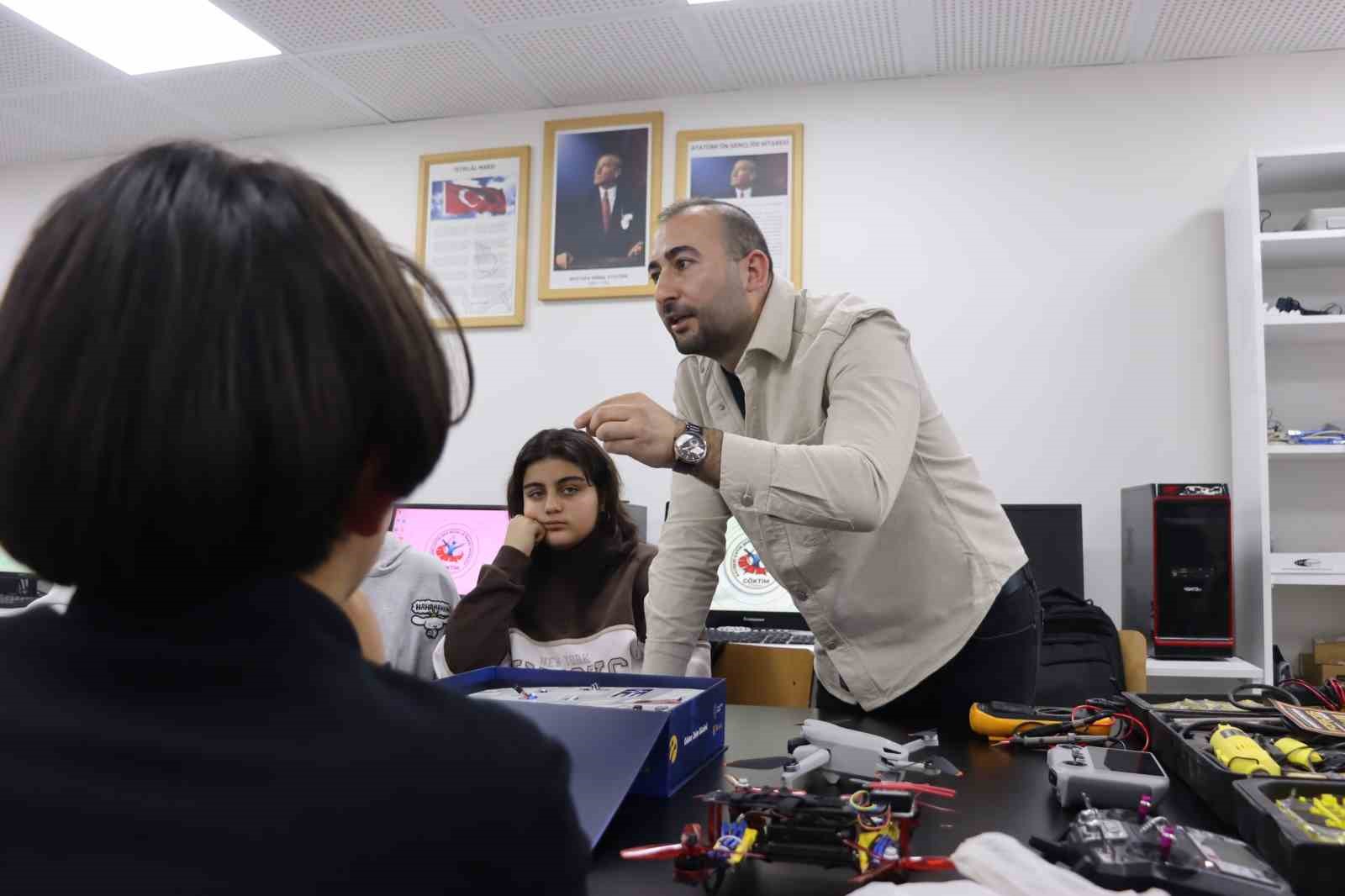 Gökyüzünün gelecekleri GÖKTİM’de yetişiyor
