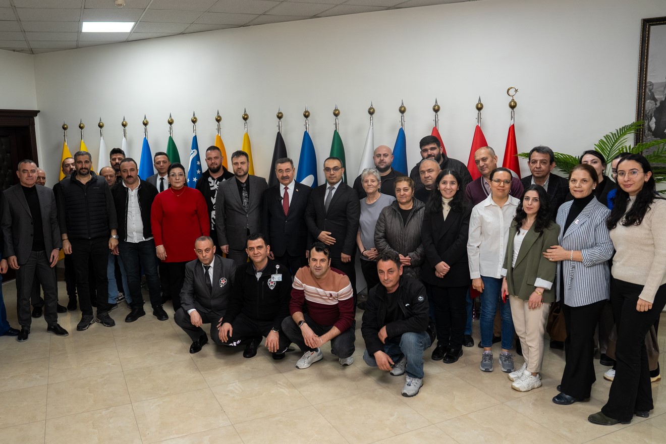 Gölbaşı Belediye Başkanı Odabaşı, vatandaş ve personelle bayramlaştı
