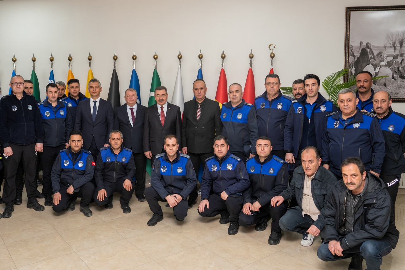 Gölbaşı Belediye Başkanı Odabaşı, vatandaş ve personelle bayramlaştı
