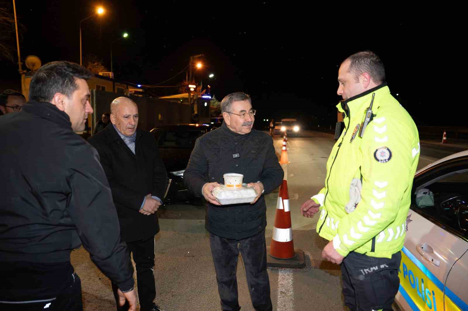 Gölbaşı Belediyesi’nden vatandaşlara sahurluk ikramı
