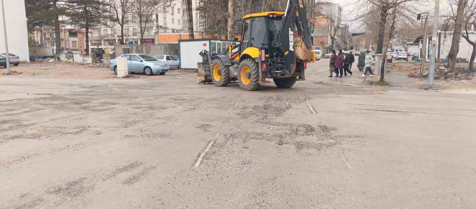 Gölbaşı esnafından belediyeye yol tepkisi

