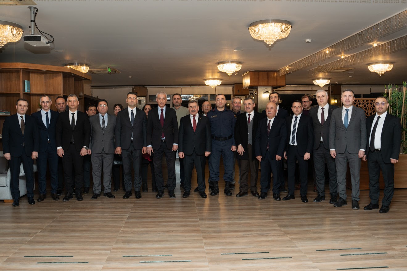 Gölbaşı ilçe erkanı iftarda bir araya geldi
