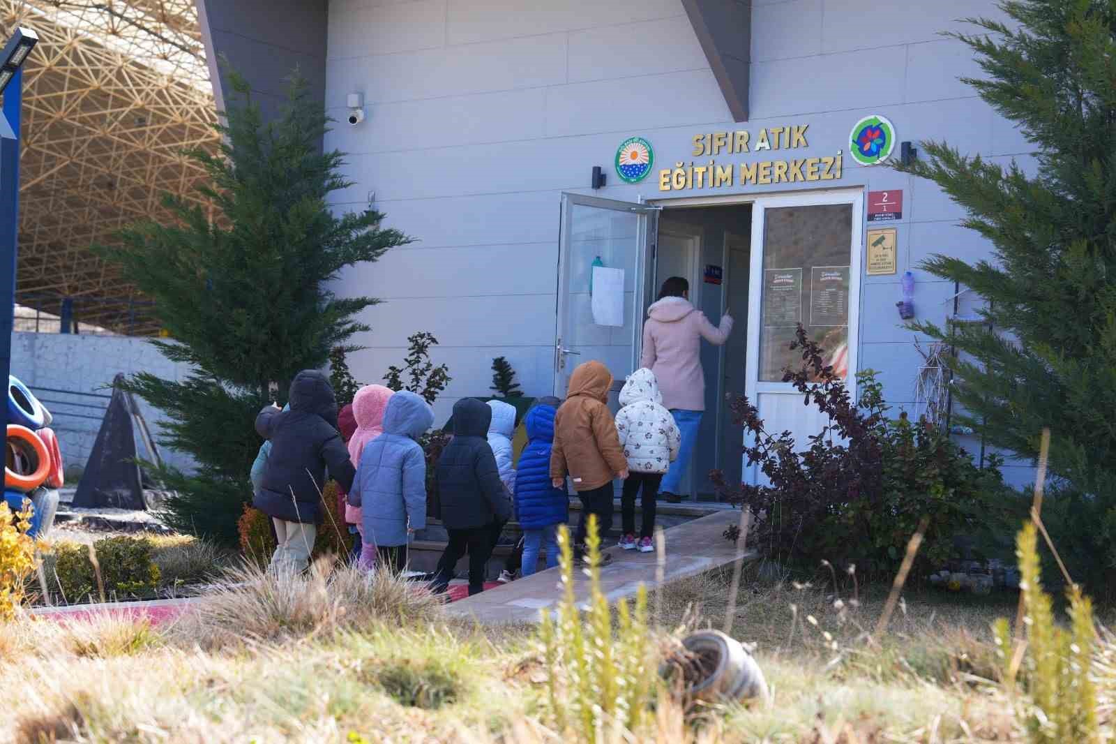 Gölbaşı’nda miniklere geri dönüşüm ve sıfır atık anlatıldı
