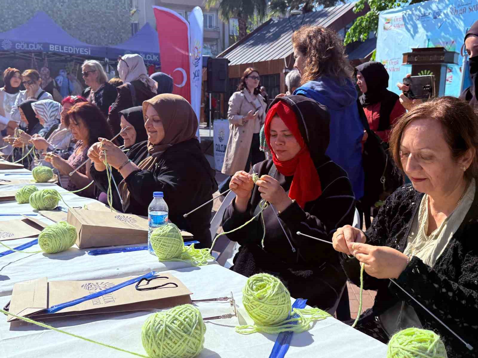 Gölcük’te el emeği ürünler şölende sergileniyor
