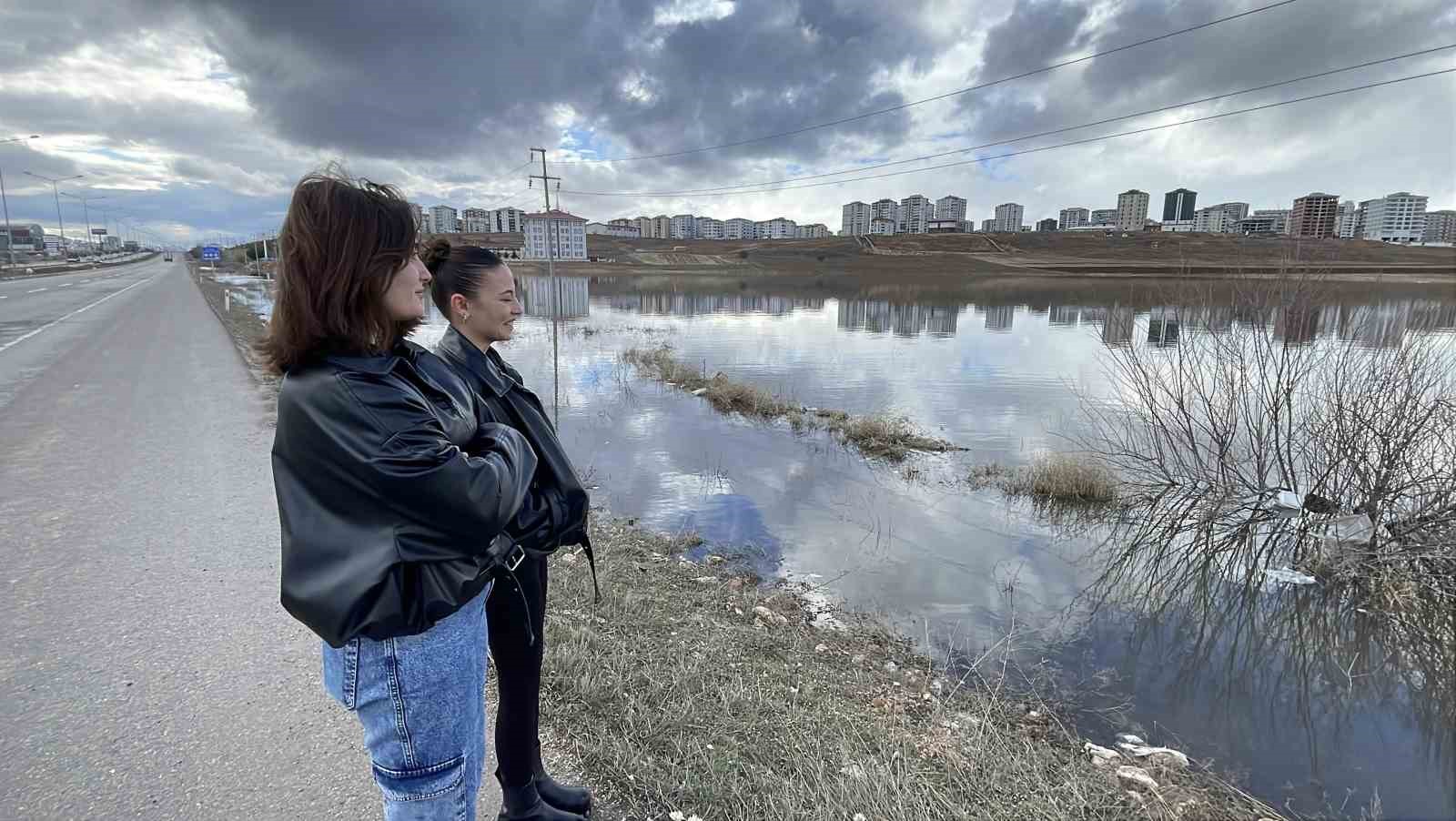 Göller kurumuştu, şimdi ise tarım arazileri göle döndü
