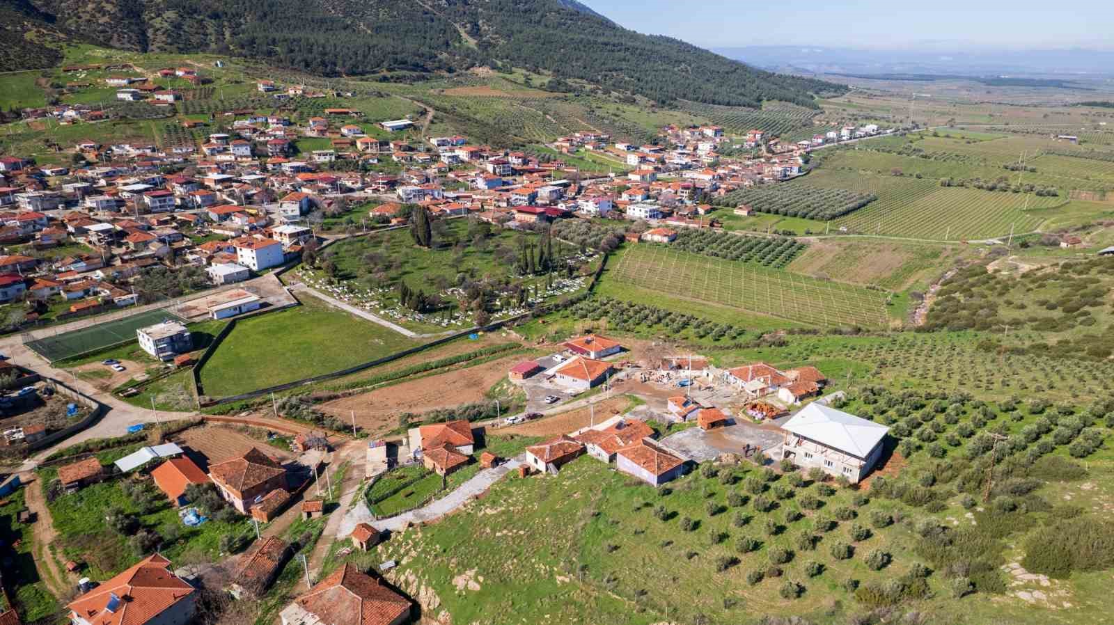 Gölmarmara’da heyelan: 7 ev kullanılamaz hale geldi
