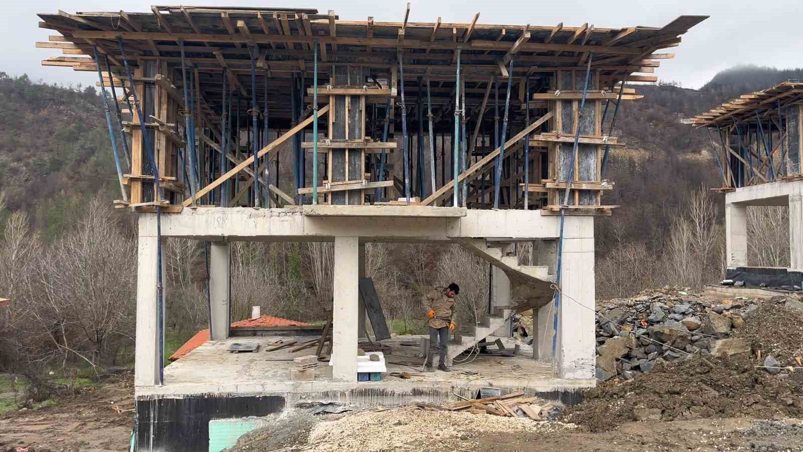 Gölpazarı’nda yangın konutları yükseliyor
