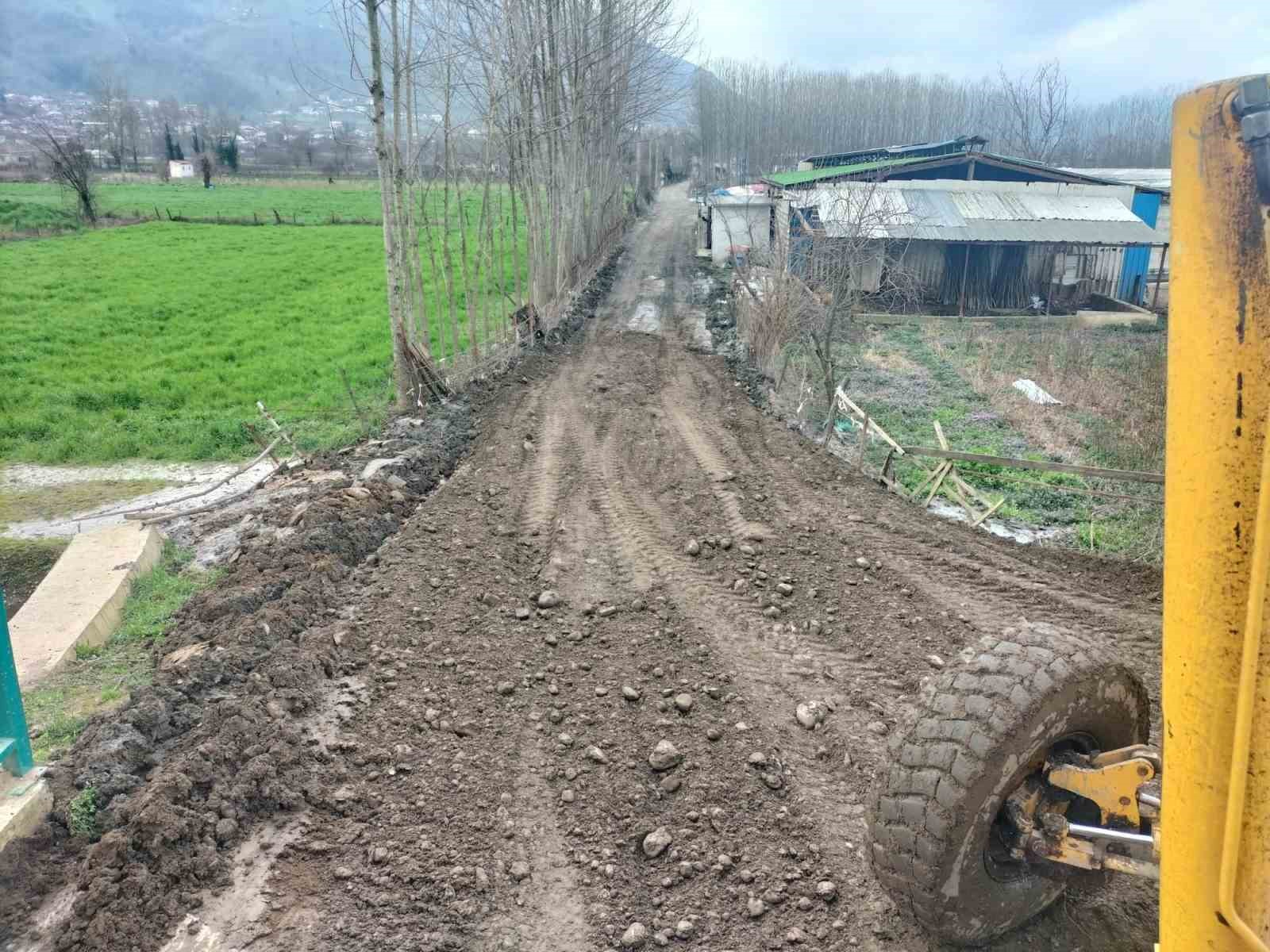 Gölyaka’da yol çalışmaları sürüyor
