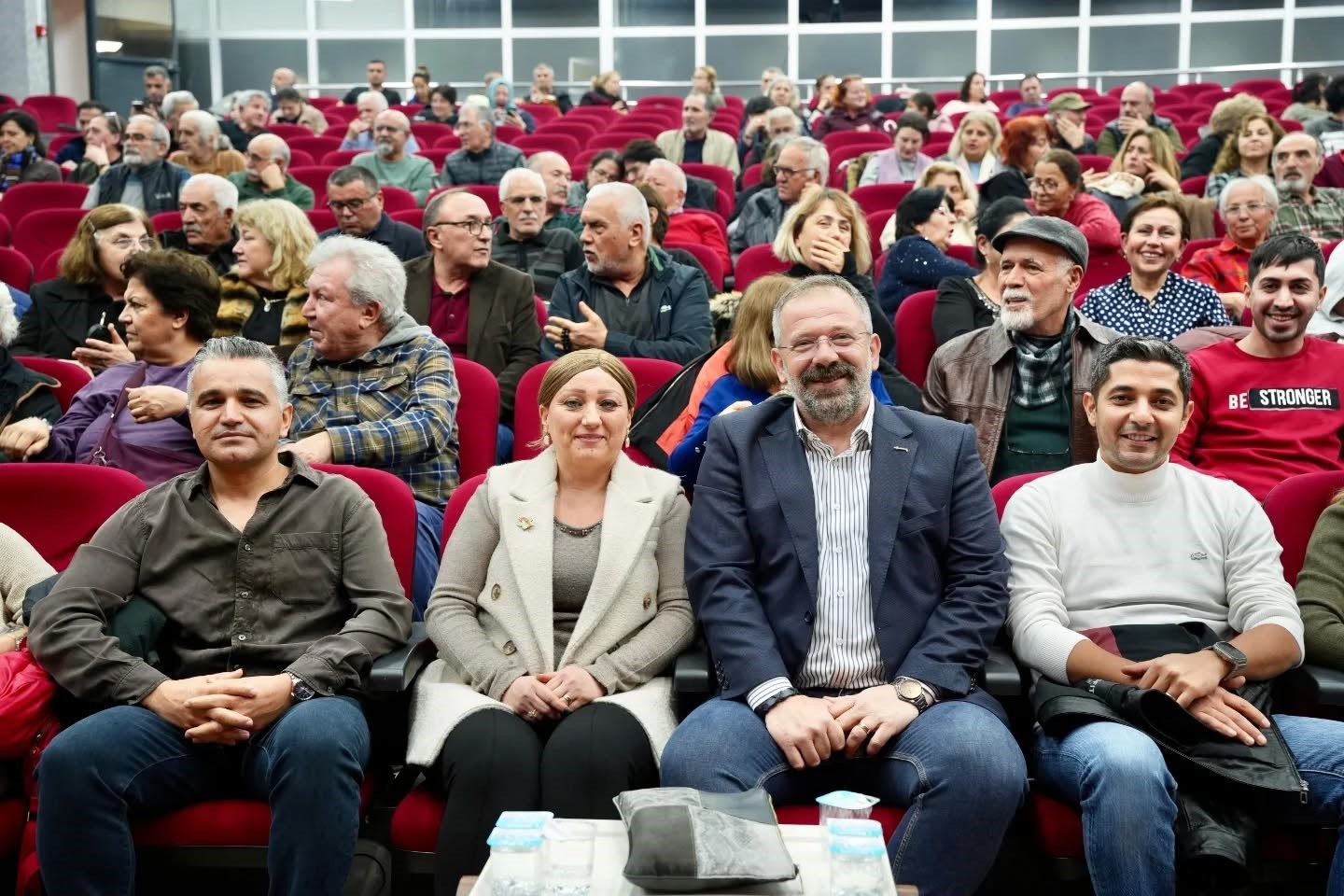 Gömeçlilere unutulmaz konser
Gömeçlilere unutulmaz konser