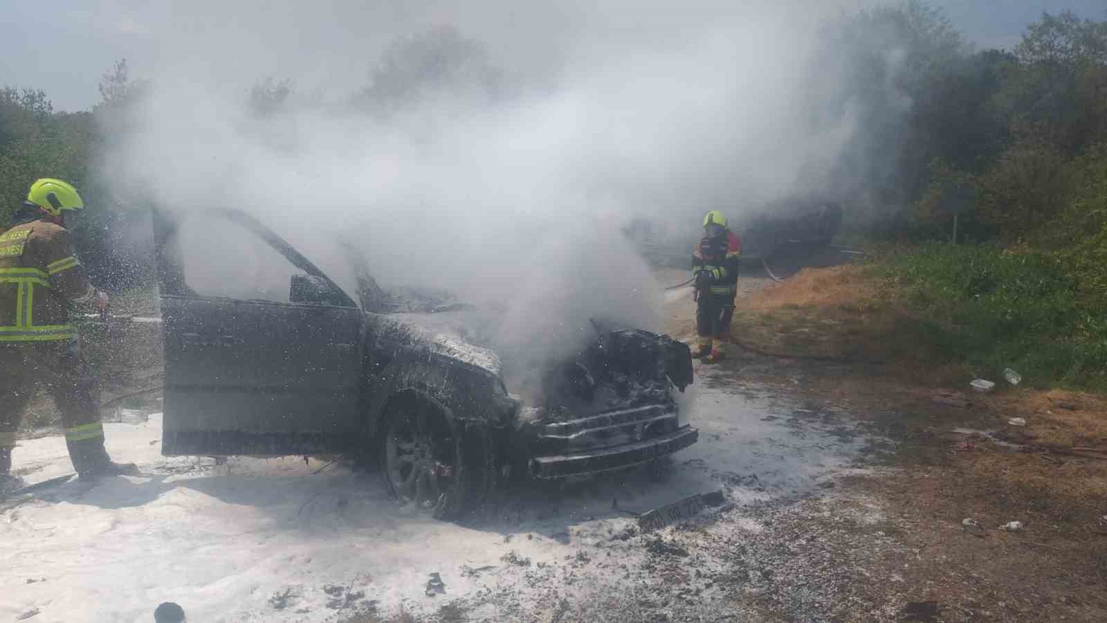 Gönen’de araç yangını paniğe neden oldu
