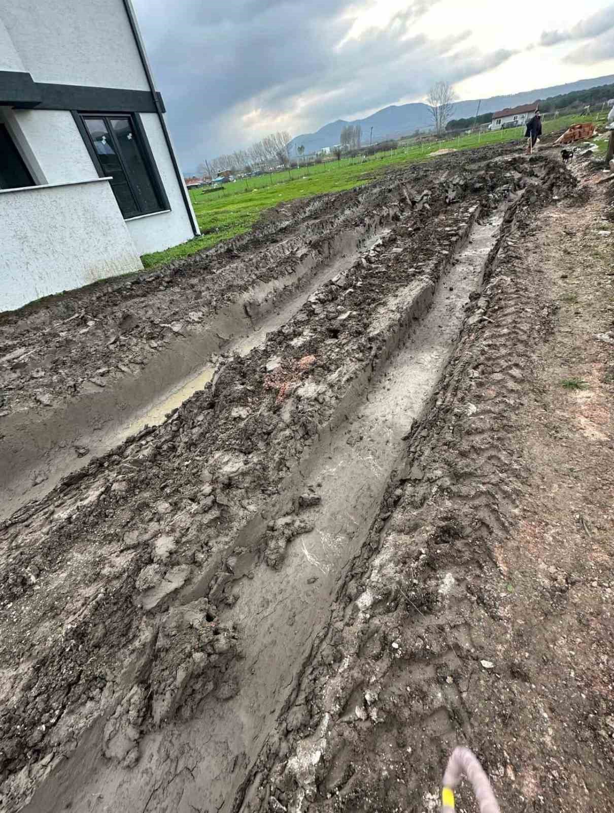 Gönen’de imar var, inşaat var yol yok, altyapı yok
