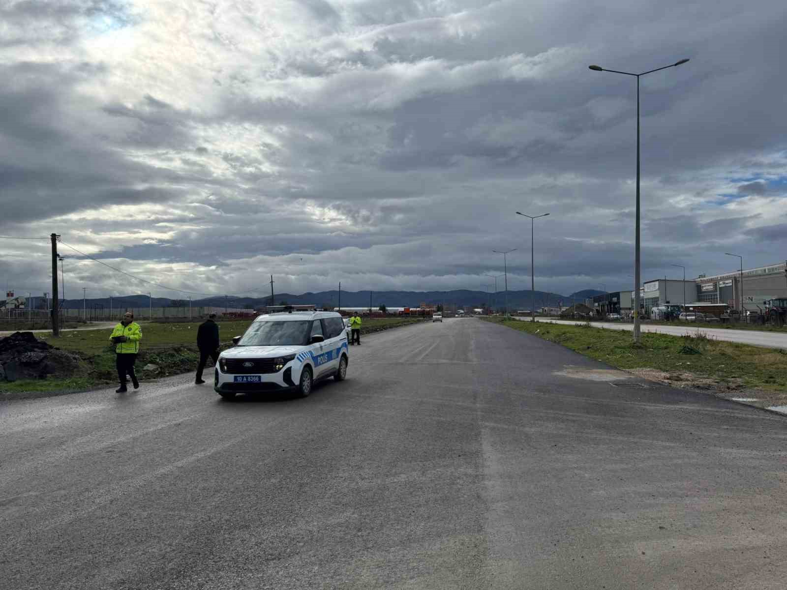 Gönen’de kamyonet ile motosiklet çarpıştı: 1 yaralı
