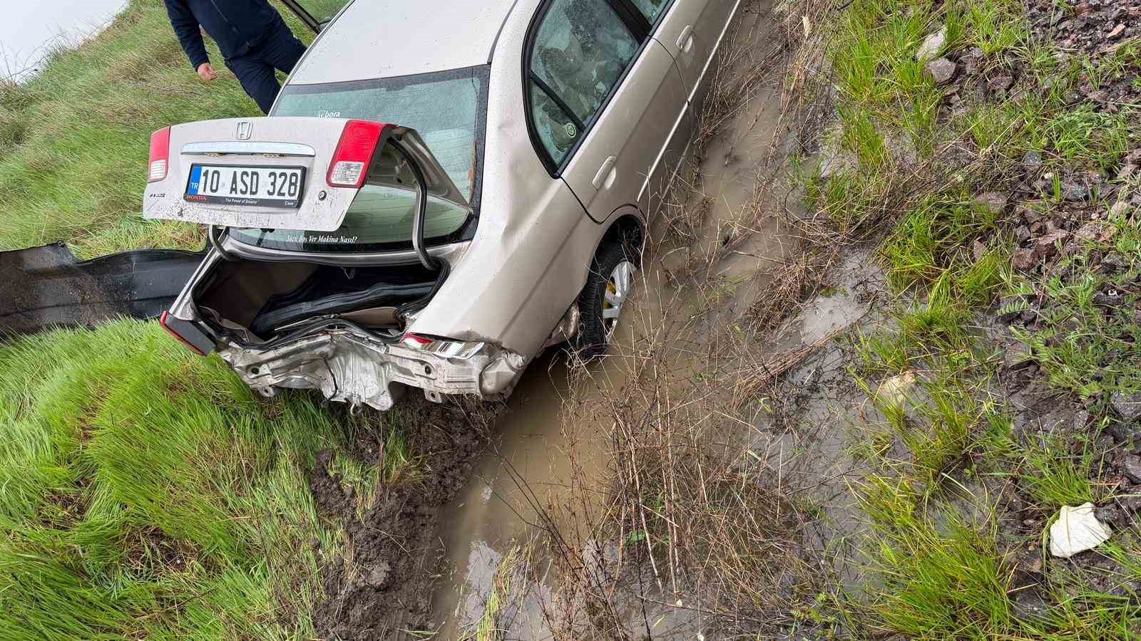 Gönen’de trafik kazası: 3 kişi yaralandı
