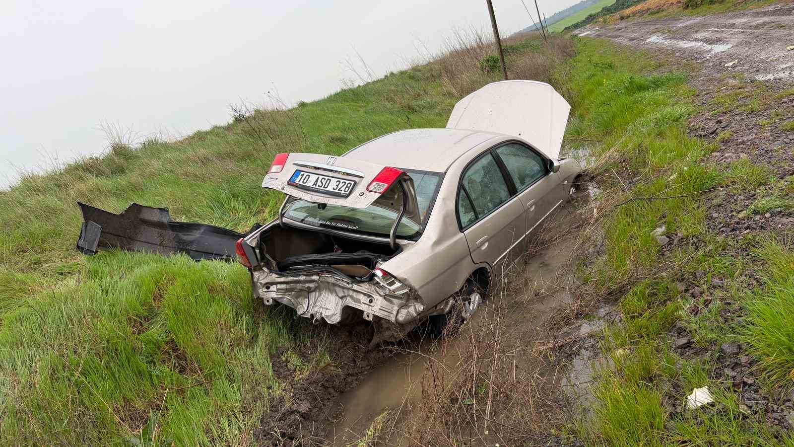Gönen’de trafik kazası: 3 kişi yaralandı
