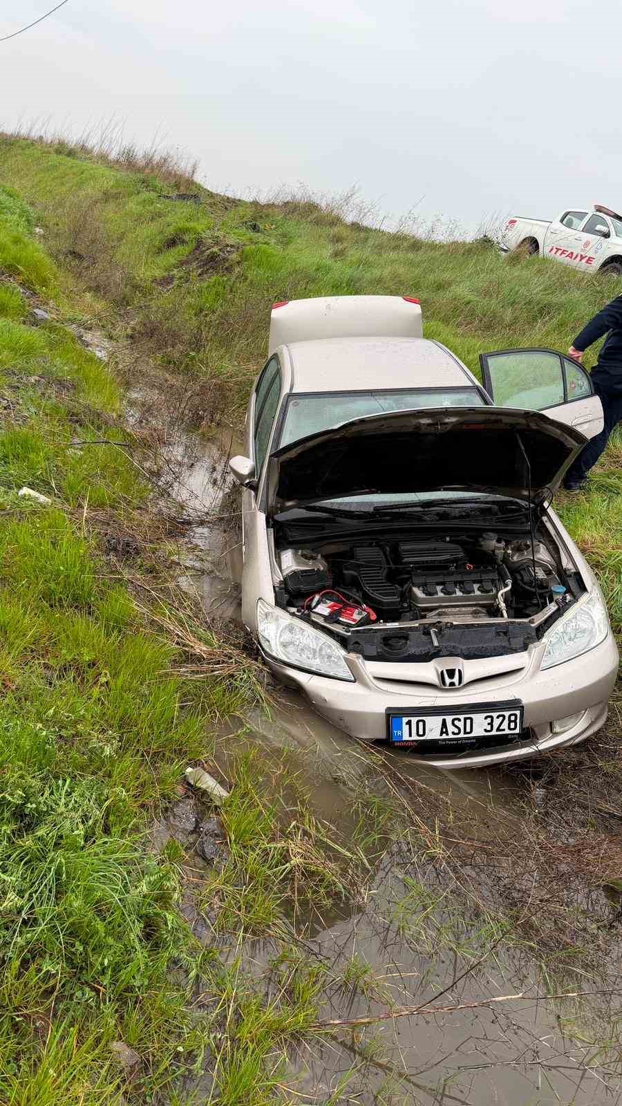 Gönen’de trafik kazası: 3 kişi yaralandı
