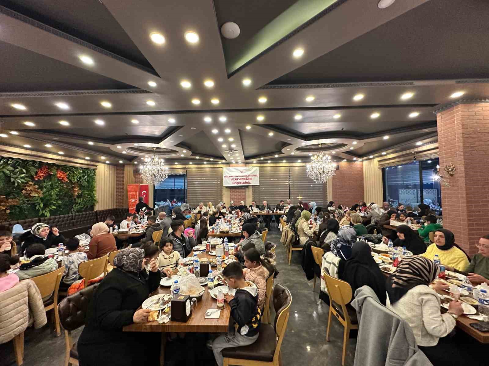 Gönüllü annelerden 440 aileye iftar sofrasında büyük dayanışma
