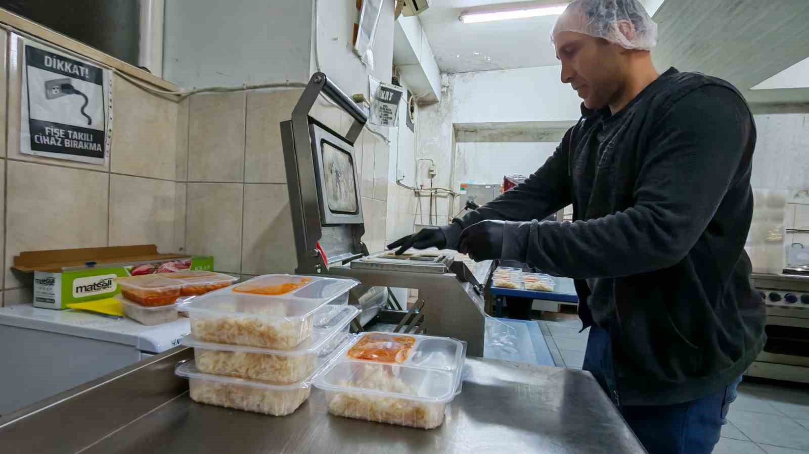 Gönüllü gençlerle iftar seferberliği
