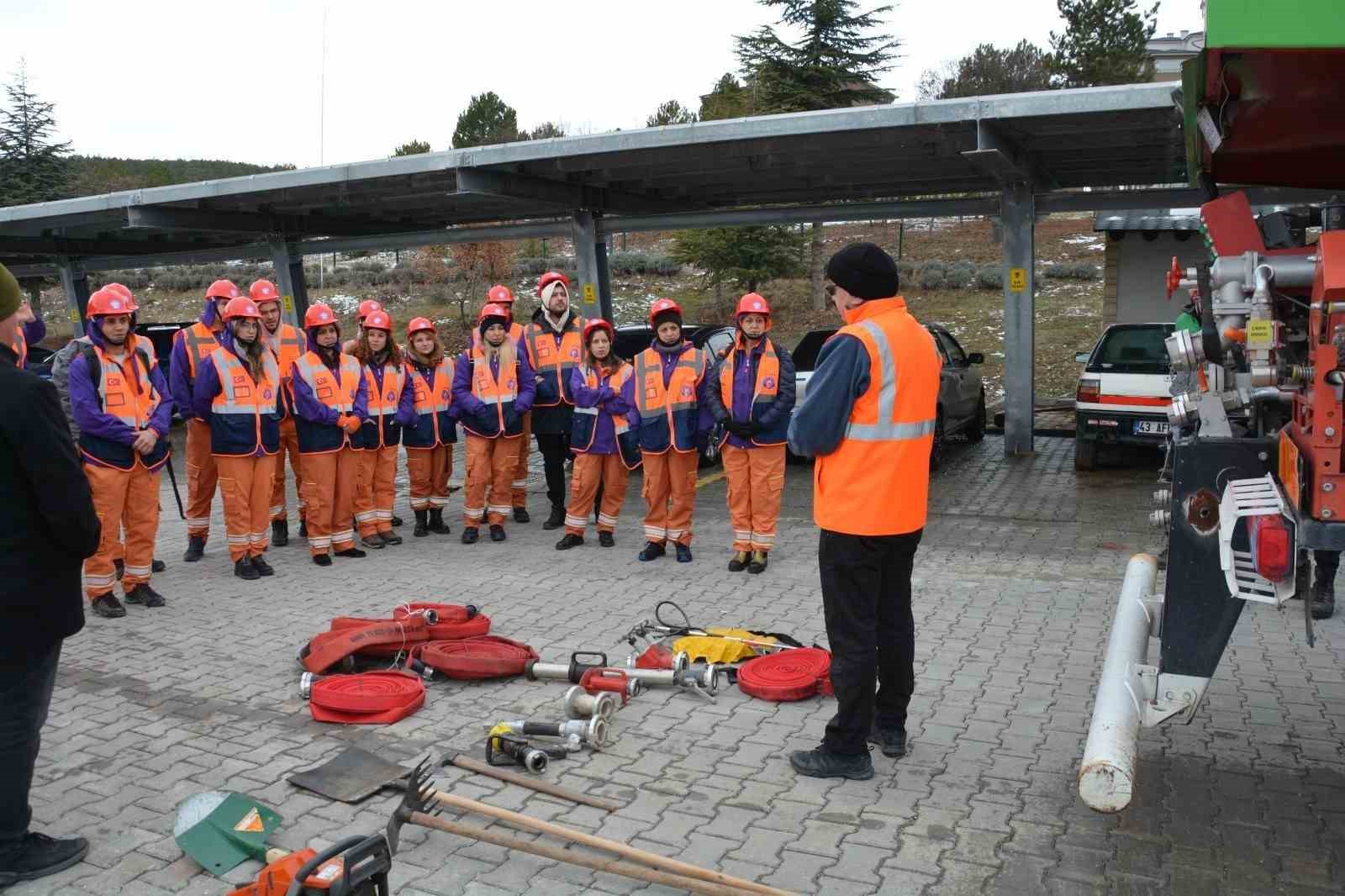 Gönüllüler, "Yeşil Vatan" için eğitim aldı
