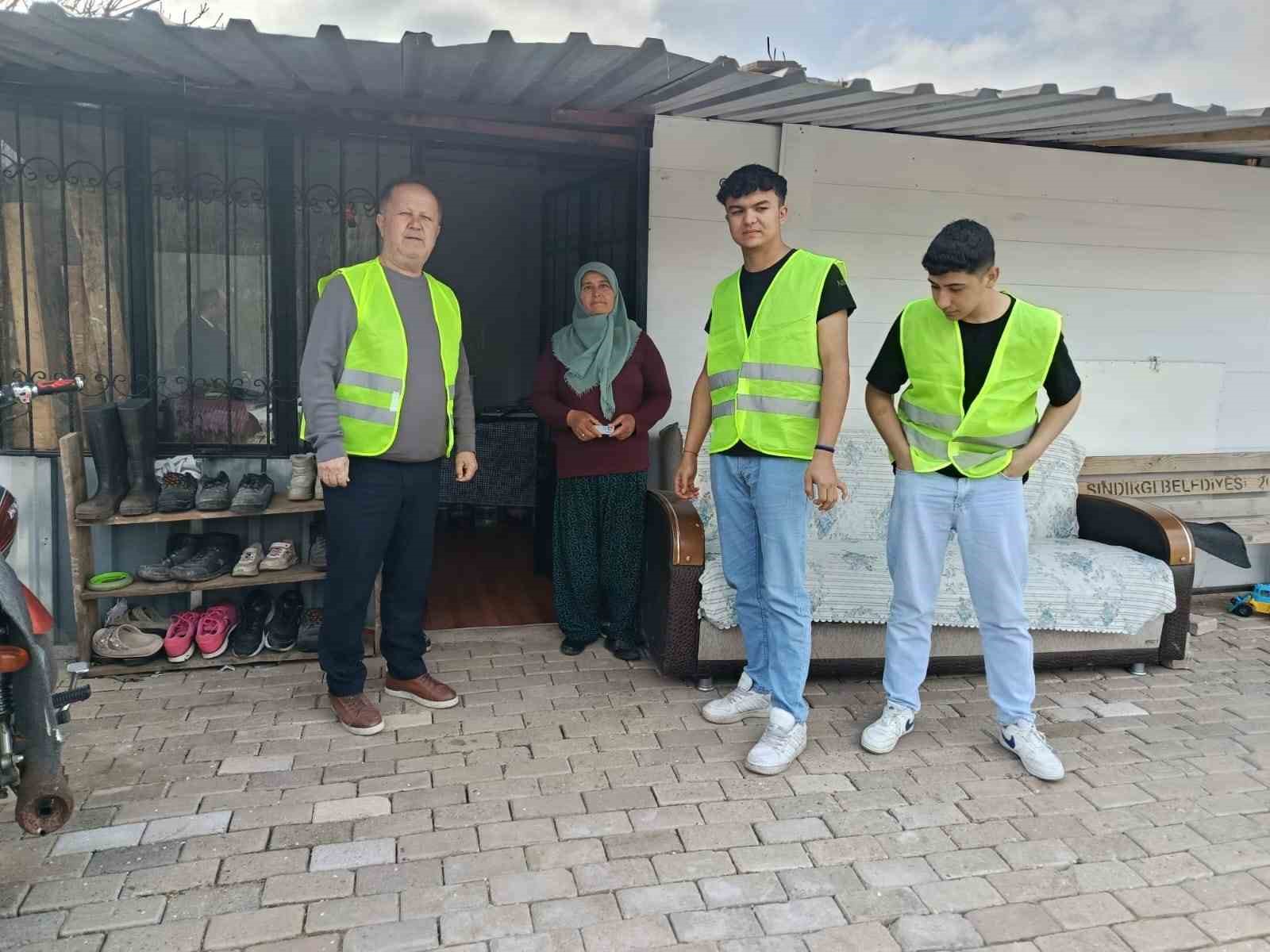 Gördesli öğrencilerden depremzedelere gönül köprüsü
