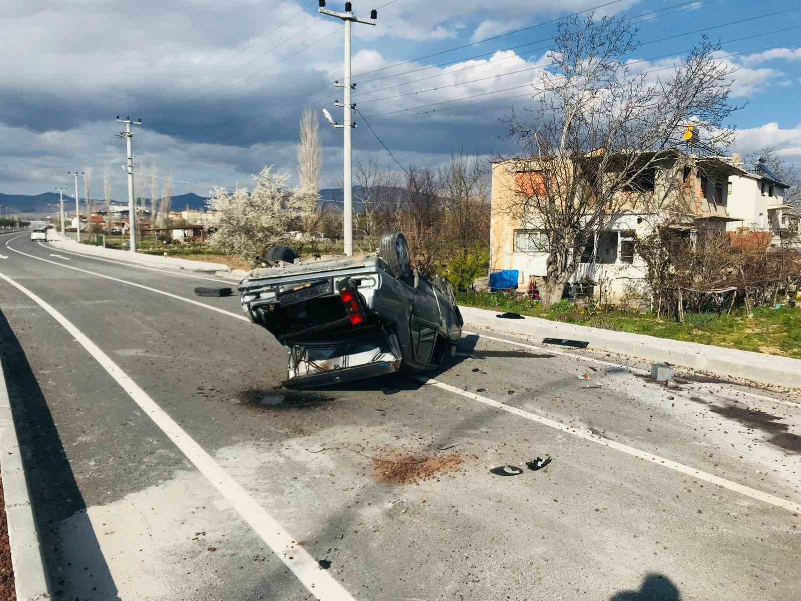 Görenleri dehşete düşüren kaza anbean güvenlik kamerasında
