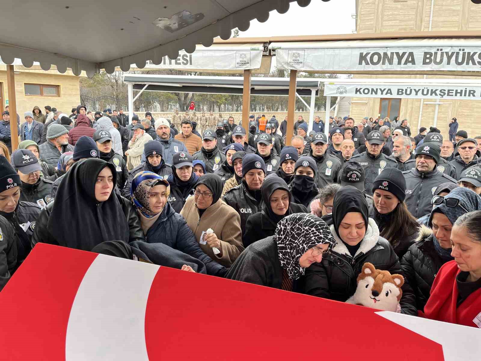Görev şehidi polis memuru Fatih Oral son yolculuğuna uğurlandı
