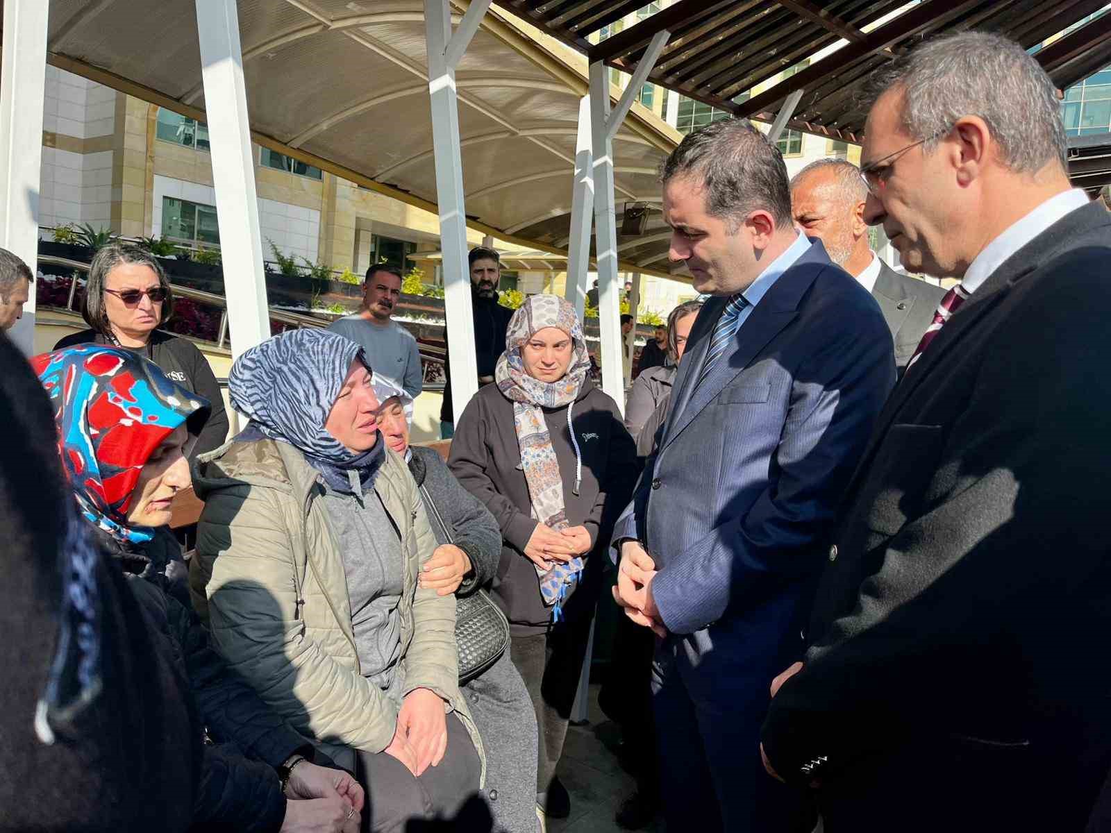 Görev yaptığı adliyede ölü bulunan güvenlik görevlisi gözyaşlarıyla uğurlandı
