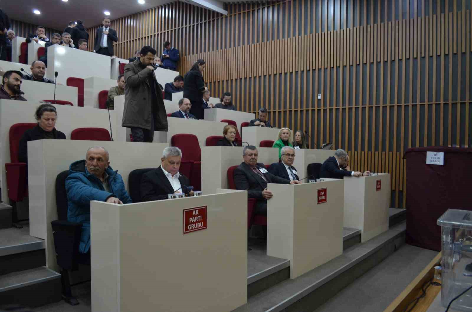 Görevden uzaklaştırılan Tanju Özcan’ın yerine yeni başkanvekili seçildi
