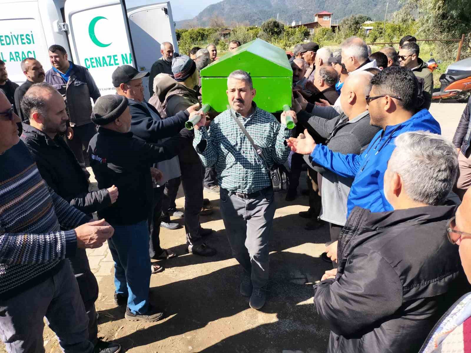 Görevi başında kalp krizi geçirerek hayatını kaybetti
