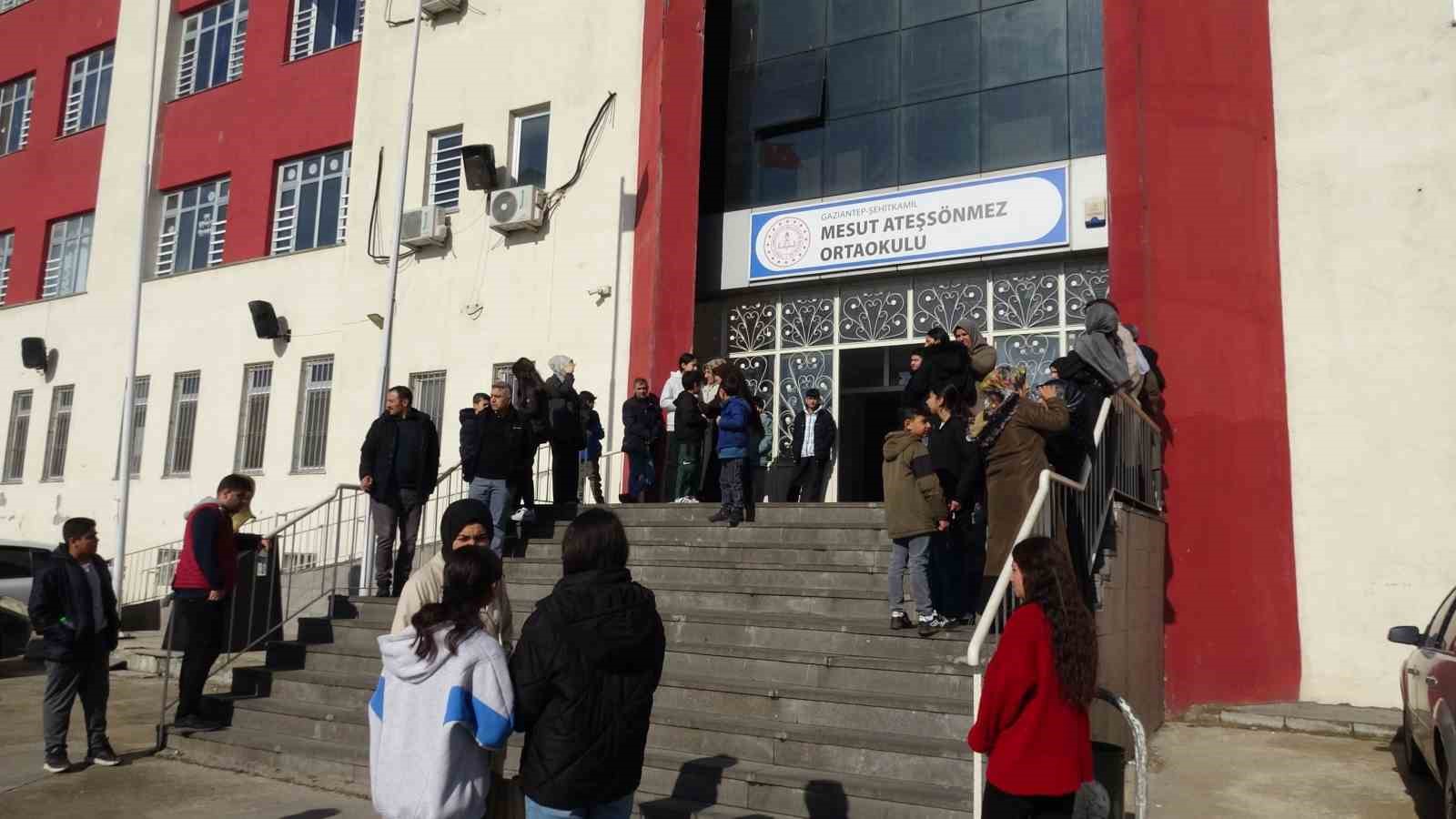 Görme engelli kardeşlerin Siyer Yarışması heyecanı
