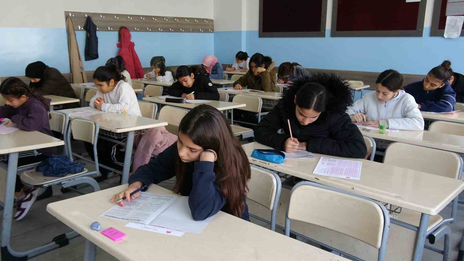 Görme engelli kardeşlerin Siyer Yarışması heyecanı
