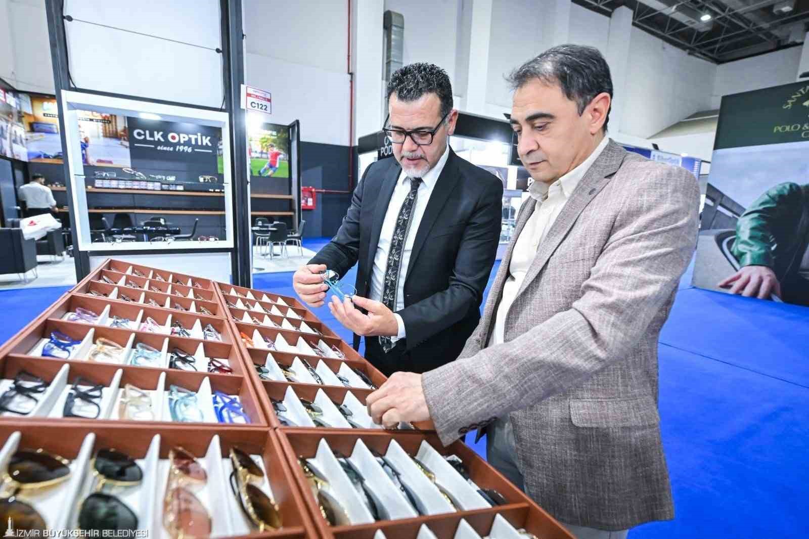 Görme sağlığının geleceği İzmir’de konuşuldu
Görme sağlığının geleceği İzmir’de konuşuldu