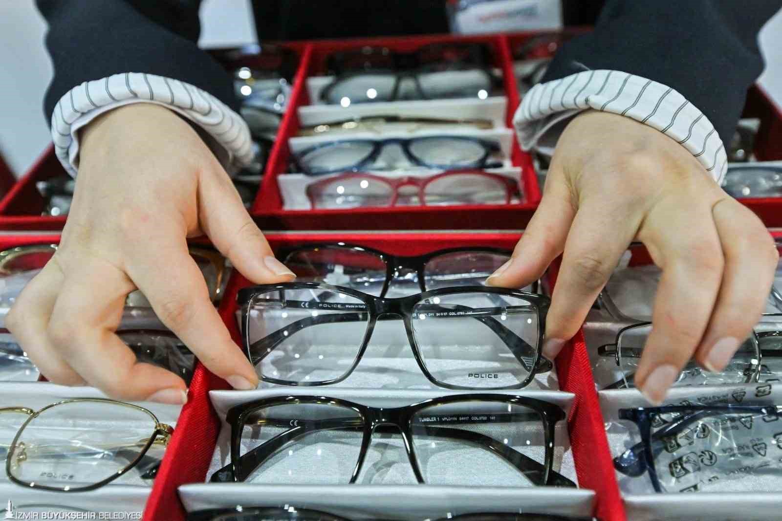 Görme sağlığının geleceği İzmir’de konuşuldu
Görme sağlığının geleceği İzmir’de konuşuldu