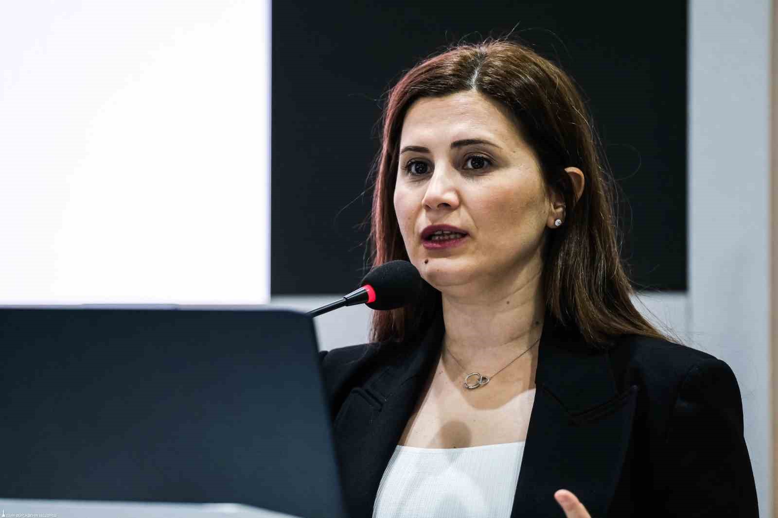 Görme sağlığının geleceği İzmir’de konuşuldu
Görme sağlığının geleceği İzmir’de konuşuldu